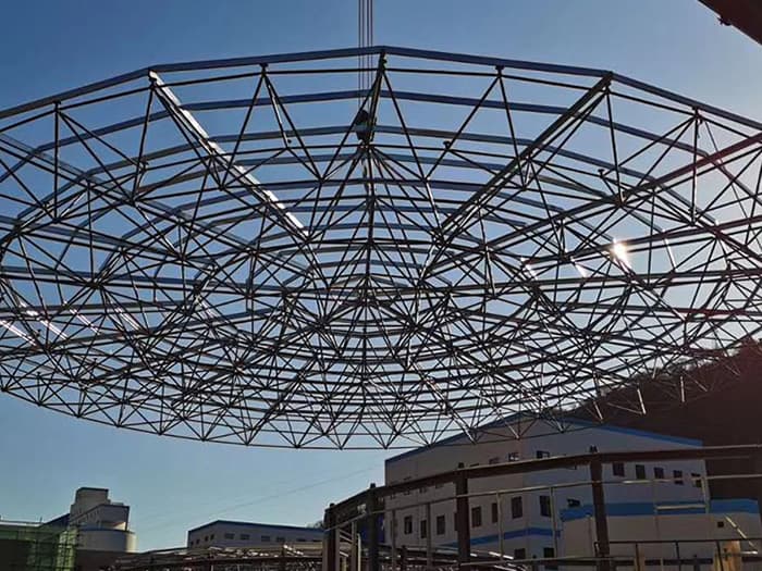 益阳螺栓球网架工程施工现场
