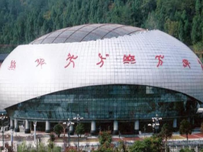 益阳体育中心球形网架加工安装